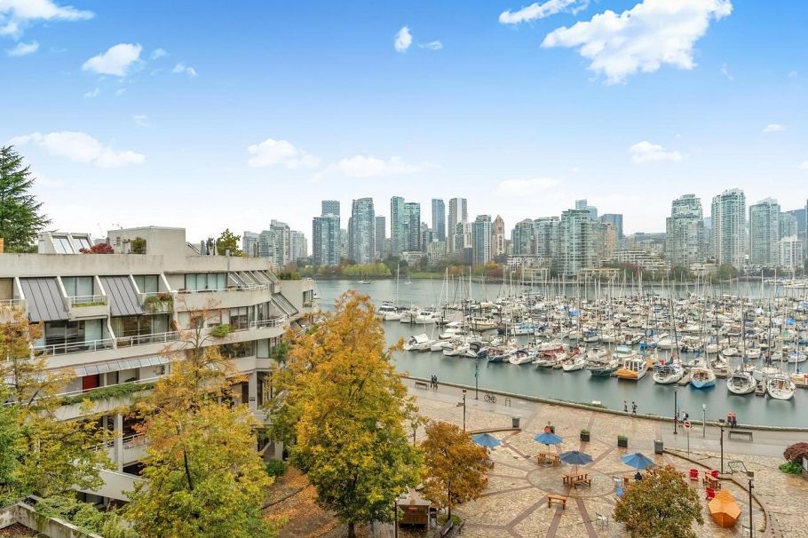 521 666 Leg In Boot Square Vancouver, BC - 18