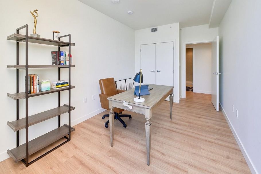 807 755 Harbourside Drive North Vancouver, BC - 24