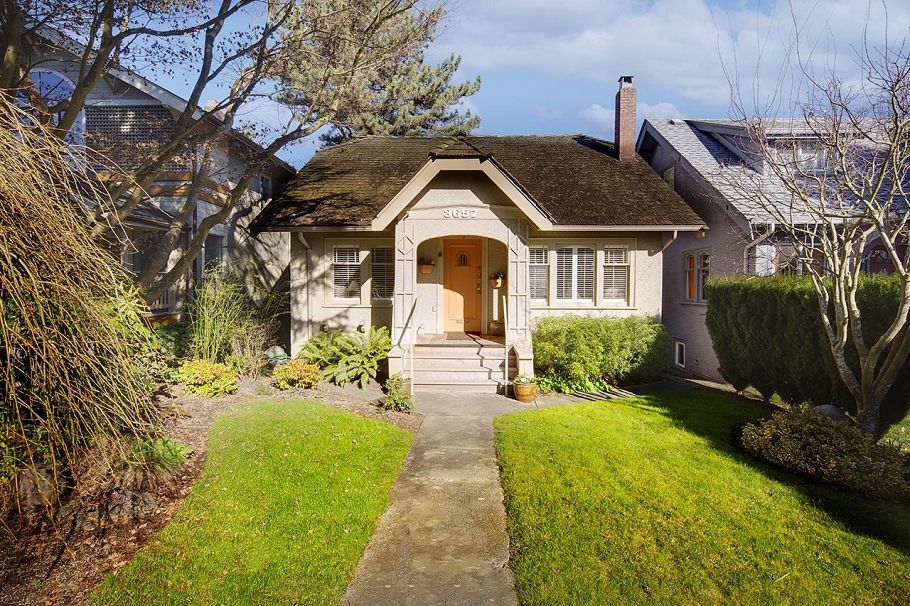 3657 W 14th Avenue Vancouver, BC - 13