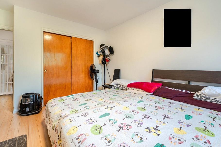 2216 E 41st Avenue Vancouver, BC - 10