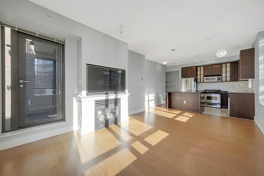 312 170 W 1st Street North Vancouver, BC - 7