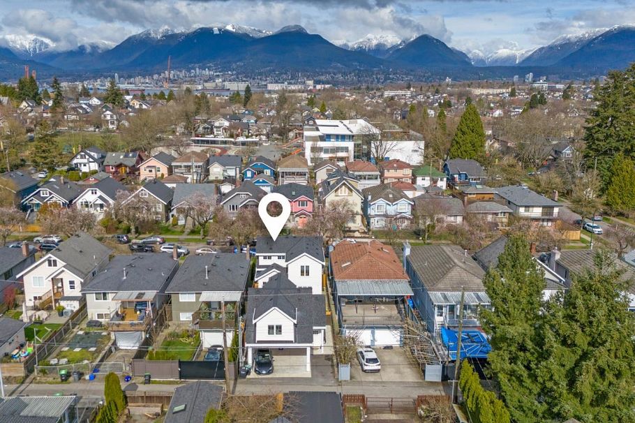 2248 Grant Street Vancouver, BC - 36
