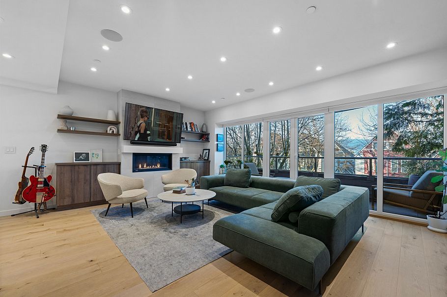 2142 W 1st Avenue Vancouver, BC - 4