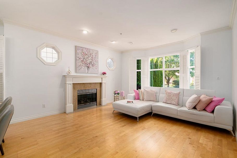 2818 W 19th Avenue Vancouver, BC - 4