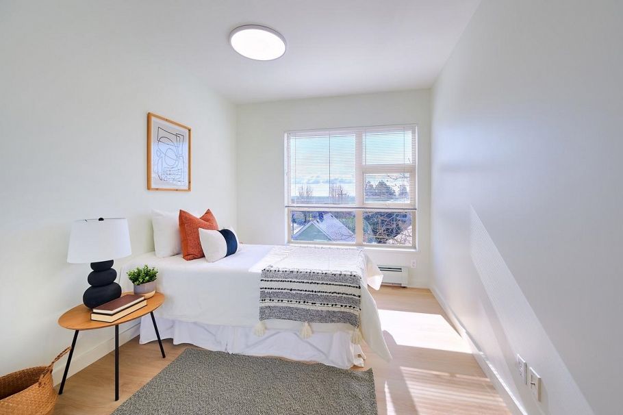 311 1033 St. Georges Avenue North Vancouver, BC - 20