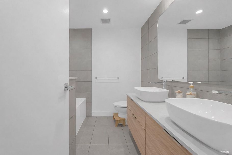 1101 2325 Emery Court North Vancouver, BC - 15