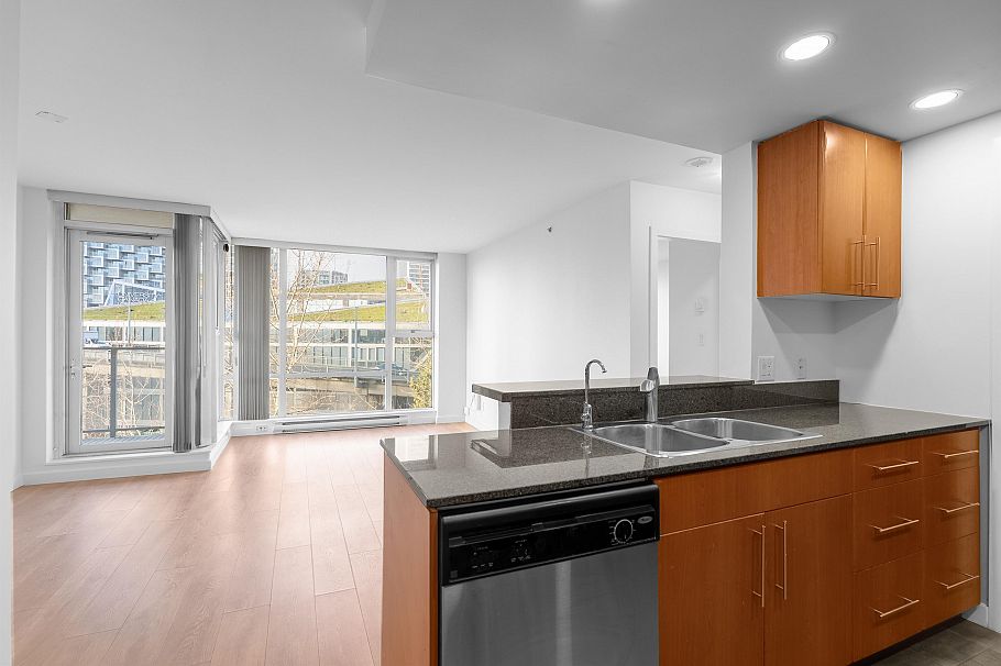 705 550 Pacific Street Vancouver, BC - 2