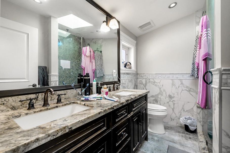 1441 W 49th Avenue Vancouver, BC - 30