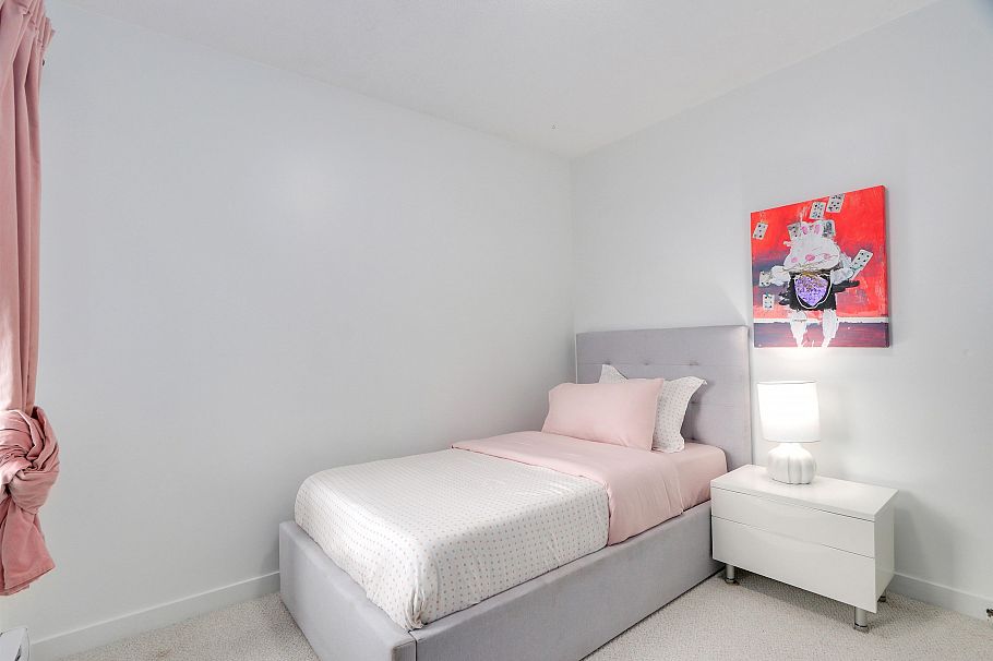 29 900 W 17th Street North Vancouver, BC - 23