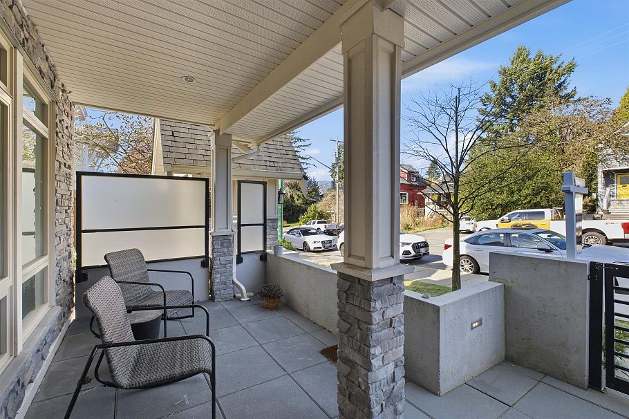 1 115 W Queens Road North Vancouver, BC - 3