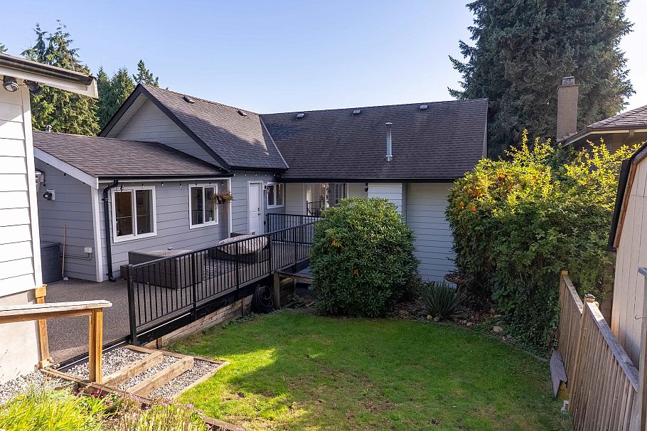 324 E 24th Street North Vancouver, BC - 37