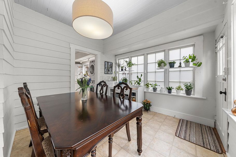 163 E Kings Road North Vancouver, BC - 12