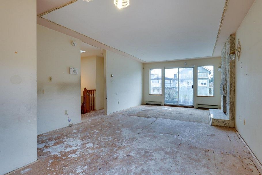 311 E 38th Avenue Vancouver, BC - 8