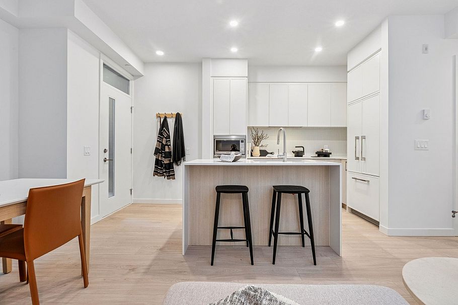 109 948 Lytton Street North Vancouver, BC - 5