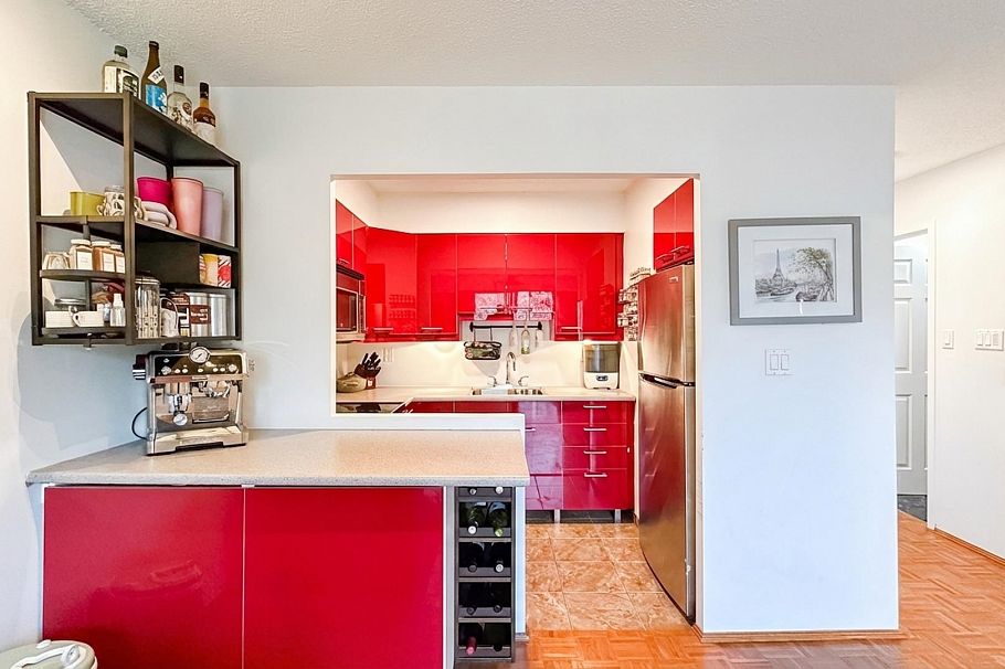 202 2080 Maple Street Vancouver, BC - 3