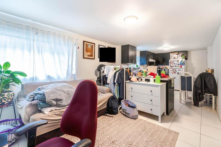 2216 E 41st Avenue Vancouver, BC - 13