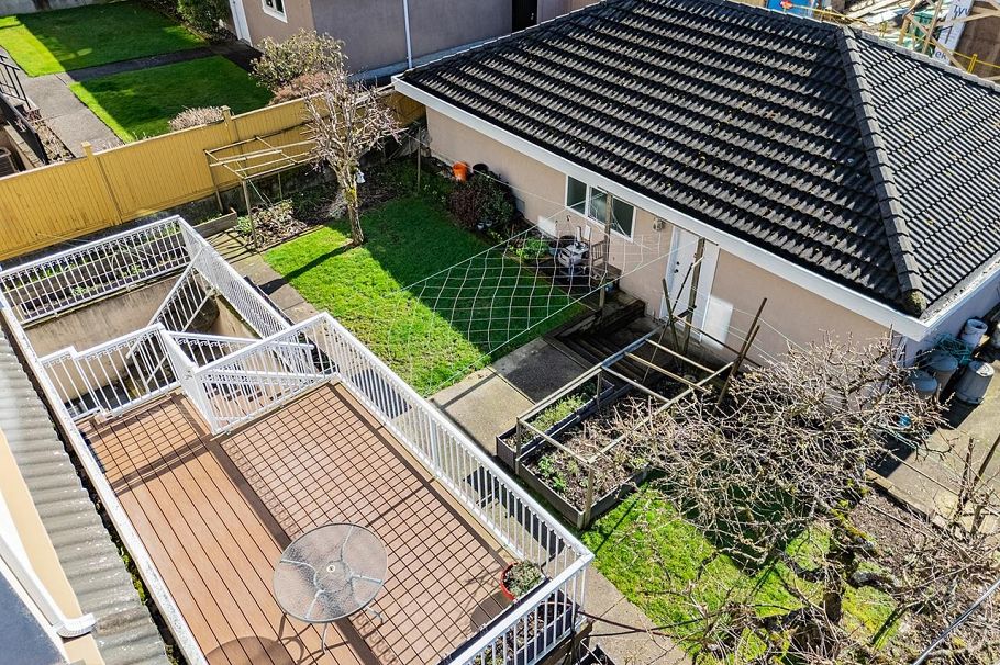 2288 W 20th Avenue Vancouver, BC - 37