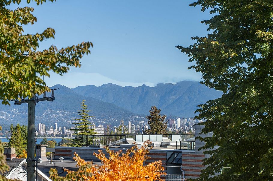 3716 W 17th Avenue Vancouver, BC - 15