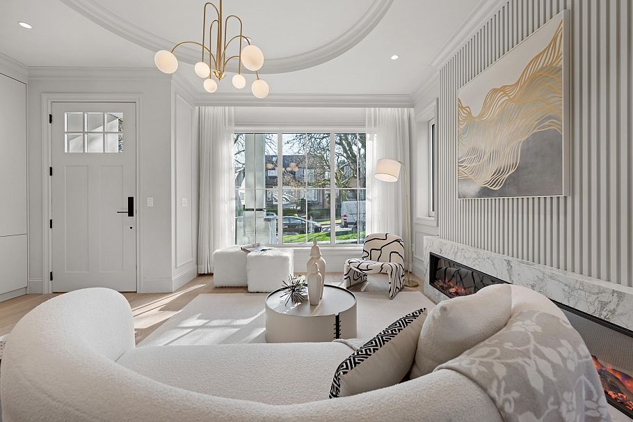 3581 W 19th Avenue Vancouver, BC - 3