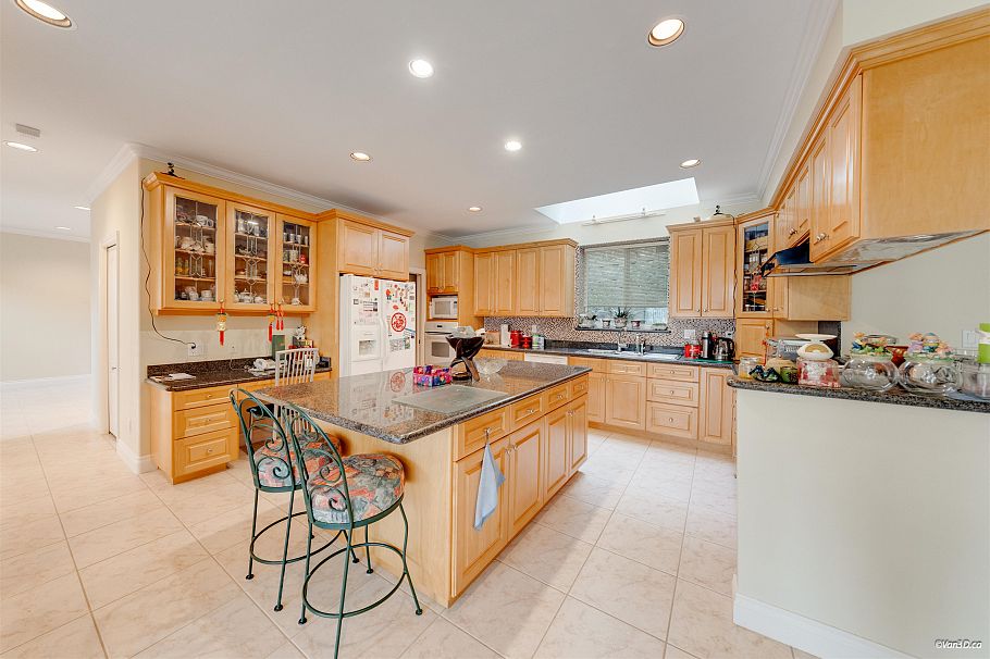 4989 Chalet Place North Vancouver, BC - 7