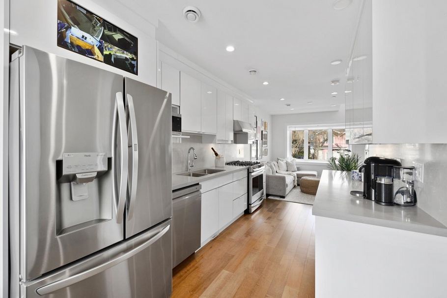 2248 Grant Street Vancouver, BC - 5