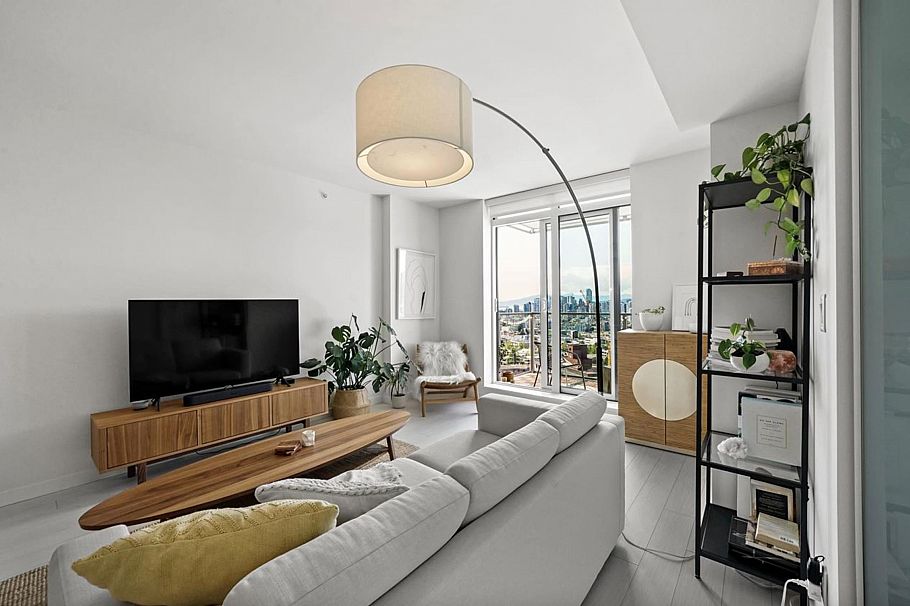 1911 285 E 10th Avenue Vancouver, BC - 2