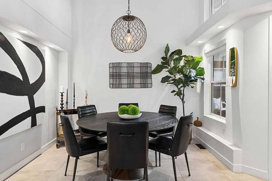 5 1550 Larkhall Crescent North Vancouver, BC - 5