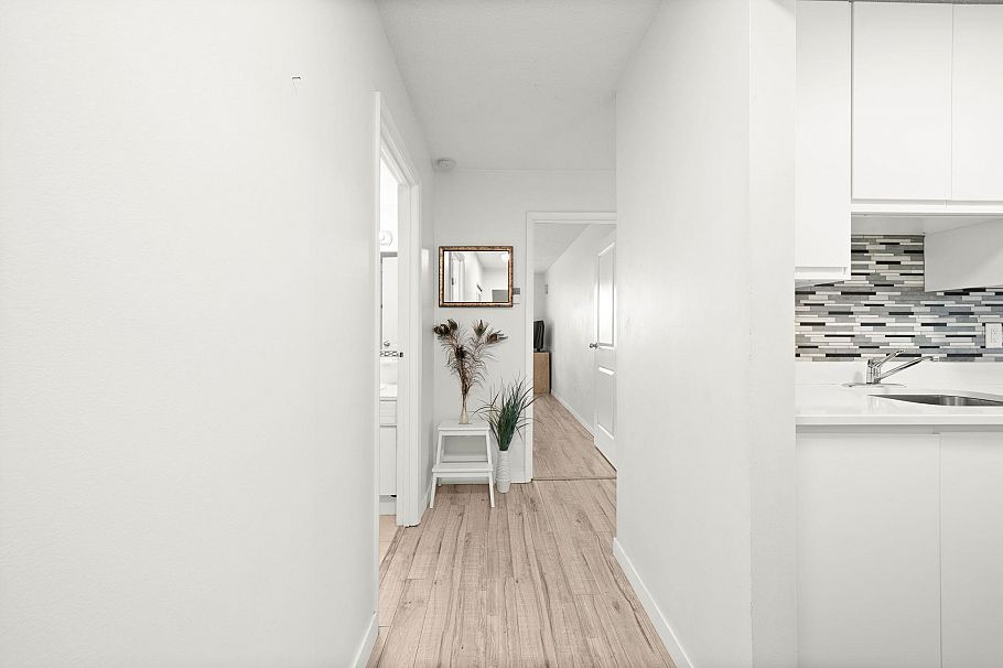 203 131 W 4th Street North Vancouver, BC - 7