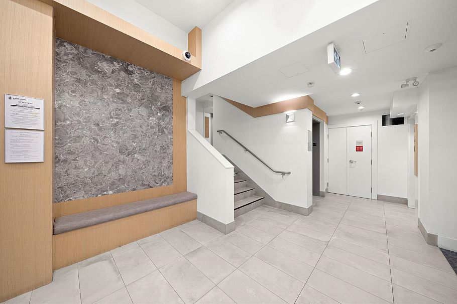 203 7928 Yukon Street Vancouver, BC - 2