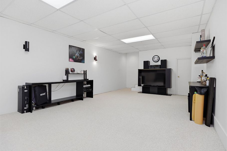 2716 Byron Road North Vancouver, BC - 30