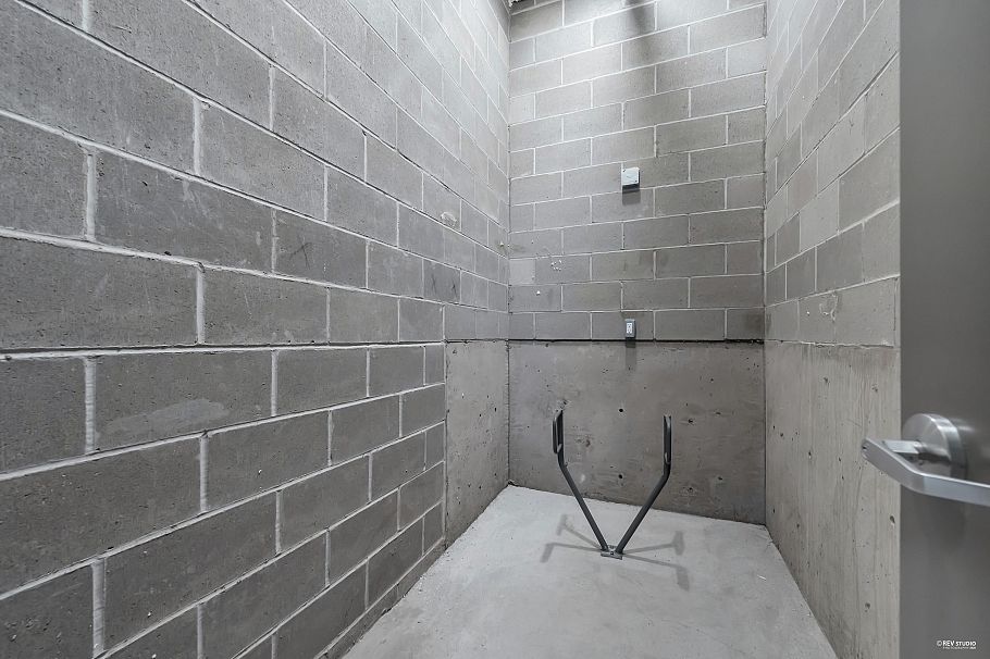 659 W 30th Avenue Vancouver, BC - 38