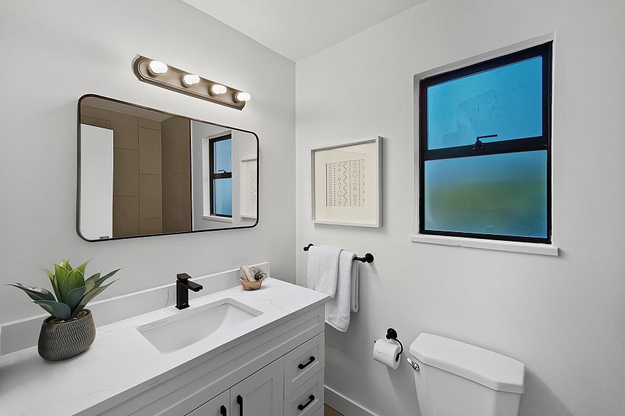 1777 Caledonia Avenue North Vancouver, BC - 11