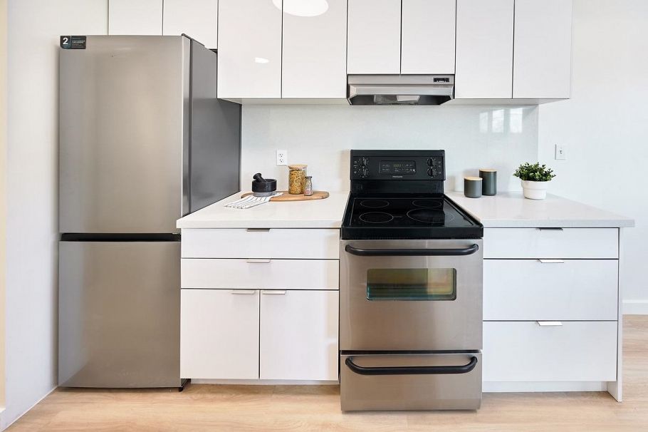 311 1033 St. Georges Avenue North Vancouver, BC - 11