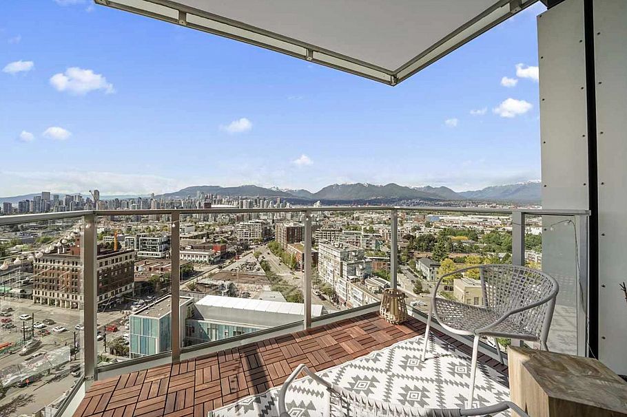 1911 285 E 10th Avenue Vancouver, BC - 1