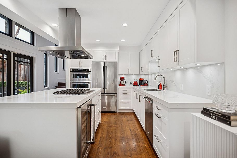 3814 W 11 Avenue Vancouver, BC - 11