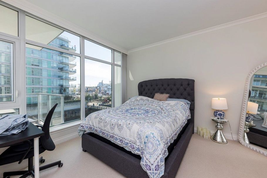 304 175 Victory Ship Way North Vancouver, BC - 10