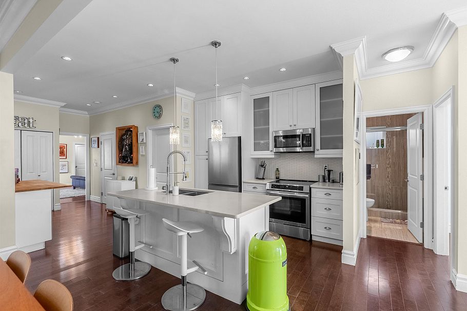 324 E 24th Street North Vancouver, BC - 4