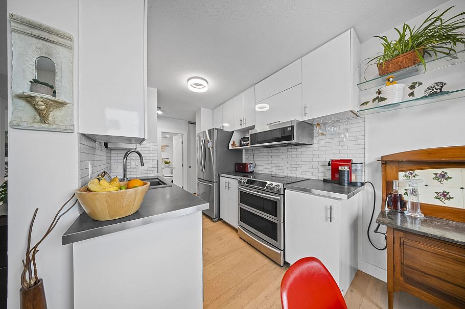 301 1330 Harwood Street Vancouver, BC - 14