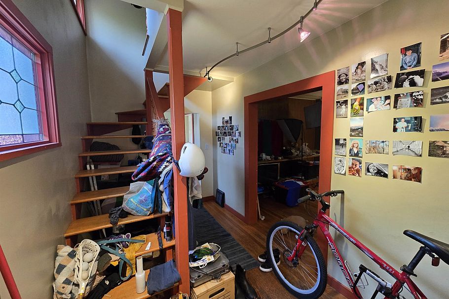 4212 Perry Street Vancouver, BC - 5