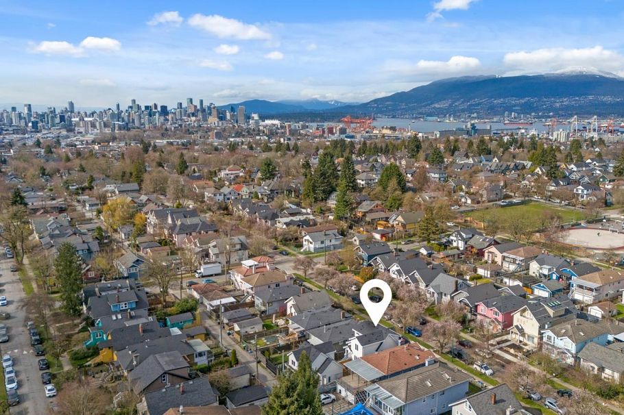2248 Grant Street Vancouver, BC - 38