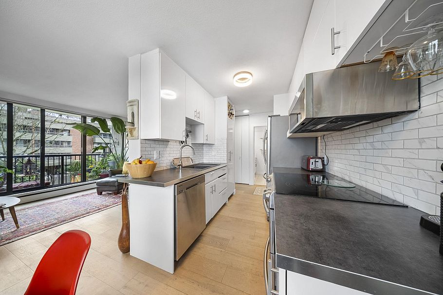 301 1330 Harwood Street Vancouver, BC - 15