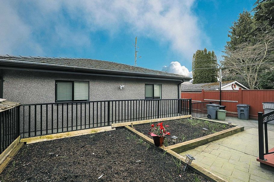 66 W 44th Avenue Vancouver, BC - 33