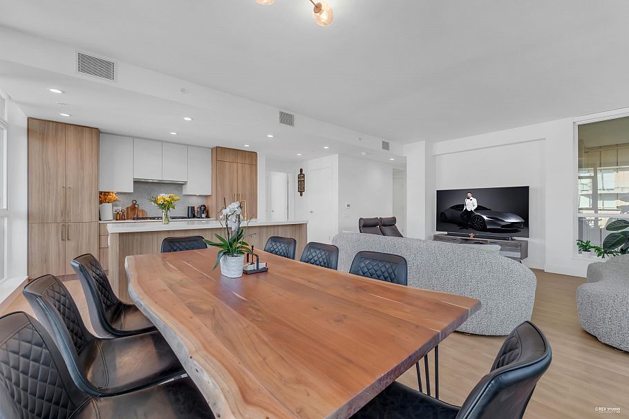 1101 2325 Emery Court North Vancouver, BC - 8