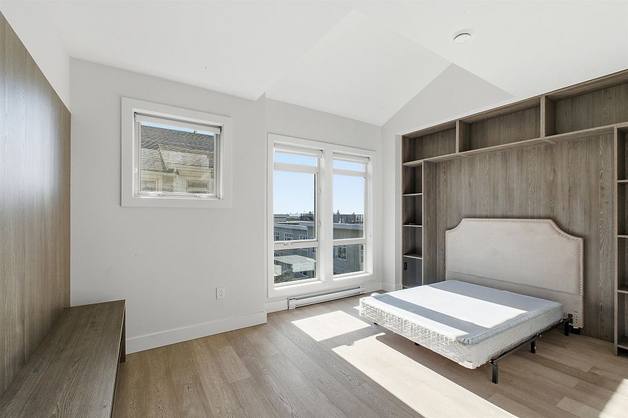 1 115 W Queens Road North Vancouver, BC - 19