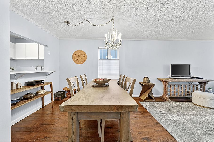 104 1551 W 11th Avenue Vancouver, BC - 4