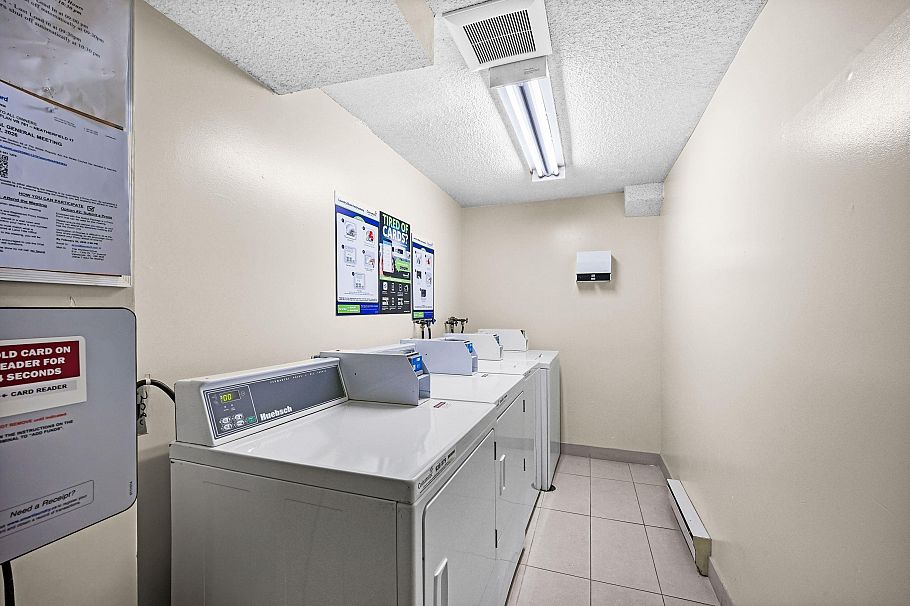 301 674 W 17th Avenue Vancouver, BC - 17