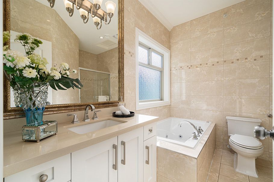 3716 W 17th Avenue Vancouver, BC - 16