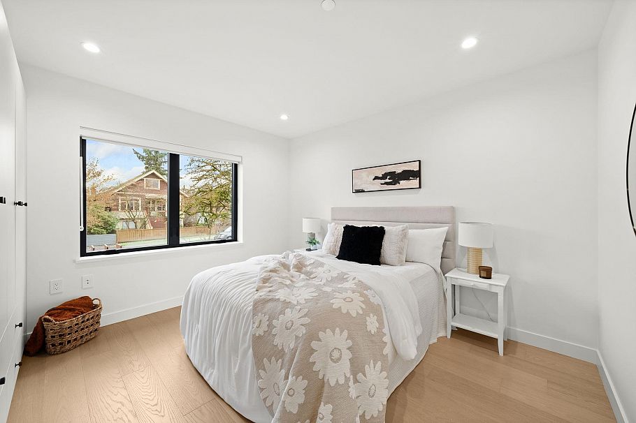 1 2247 Parker Street Vancouver, BC - 22