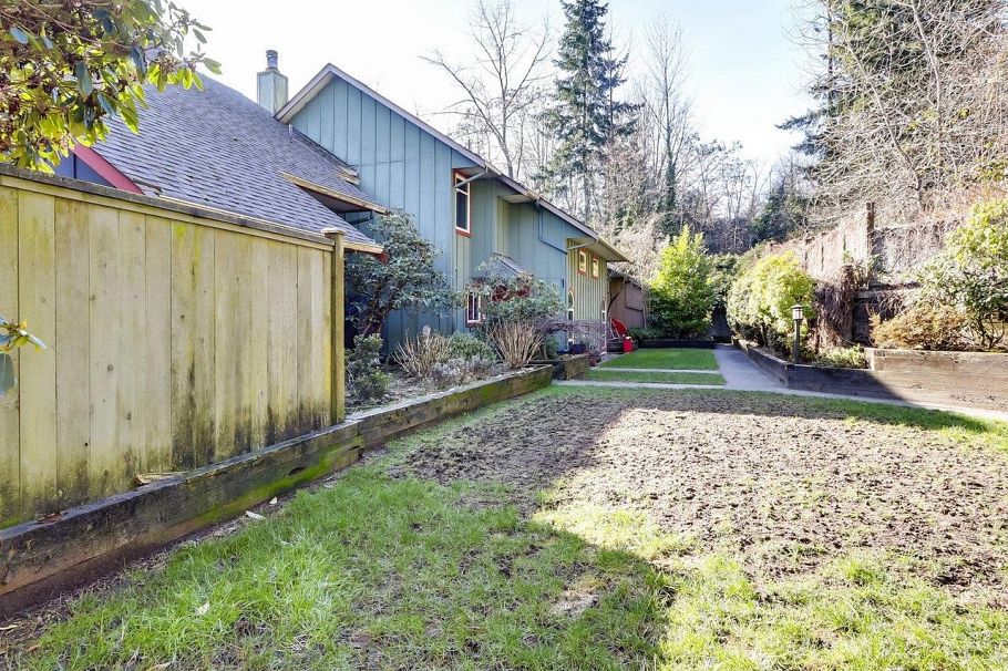 29 900 W 17th Street North Vancouver, BC - 31