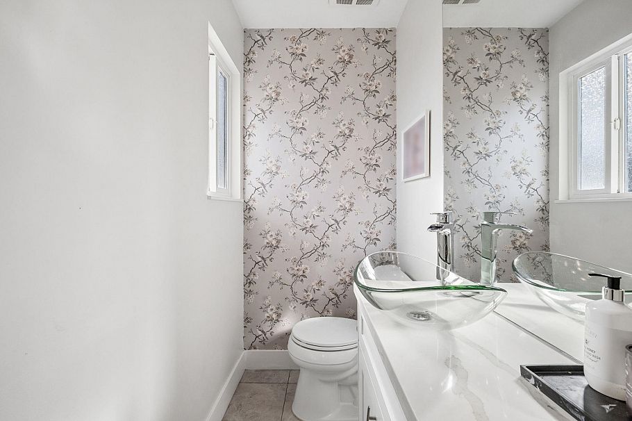 3616 E Georgia Street Vancouver, BC - 32